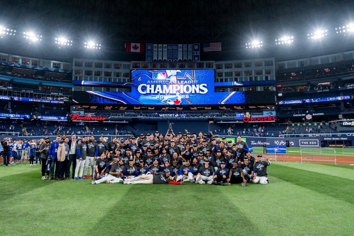 Toronto Blue Jays (@bluejays) on Twitter photo Team Photo Number Four 🍾 #WANTITALL Team Photo Number Four 🍾 #WANTITALL