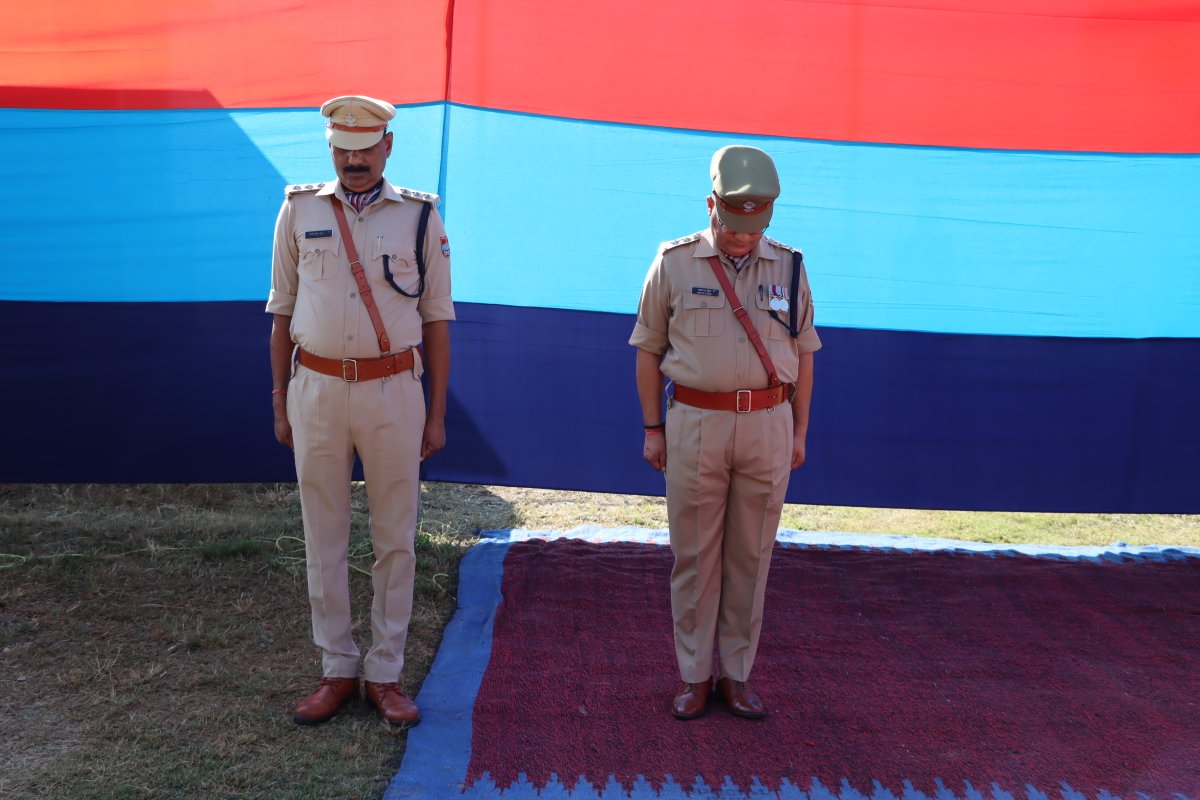 “राष्ट्रीय पुलिस स्मृति दिवस”

🕊️ राष्ट्र सेवा में बलिदान देने वाले वीर सपूतों को –चमोली पुलिस की भावपूर्ण श्रद्धांजलि।