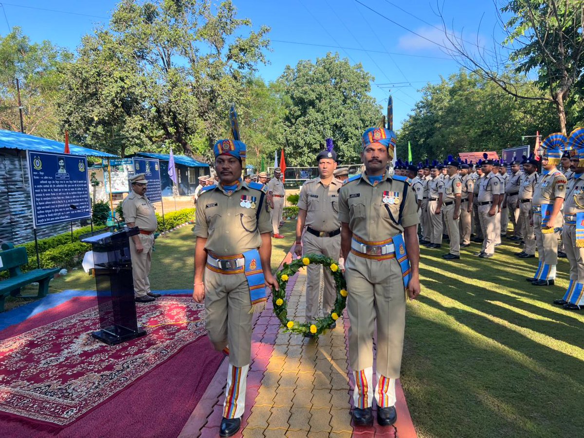 37 Bn CRPF, Aheri paid heartfelt tribute on Police Commemoration Day, remembering the brave heroes who made the supreme sacrifice for the nation.🙏
#PoliceCommemorationDay #37BnCRPF #Aheri #TributeToMartyrs