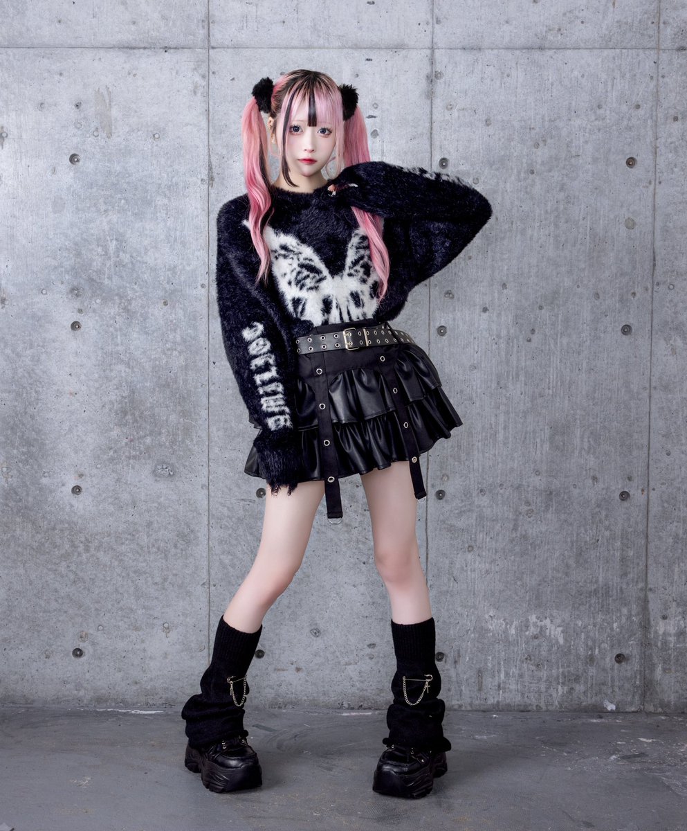 +++————————————————+++

▼ITEM▼
◻︎バタフライジャカードシャギーニット
color : black ／ white

▼POINT▼
☑ 柔らかく肌触りが心地よい毛足の長いナイロン100%の糸を使用！
☑ シャギーニットの着ぶくれ感が出ないライトな編み地で、袖や裾リブにダメージ加工風のリブの編みが特徴的です。
☑