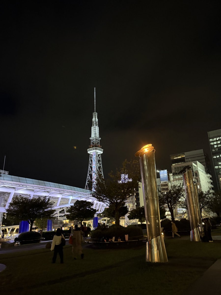 4f48kpMjSS8hjPt's tweet image. 25/10/21(火)林部智史 CONCERT TOUR 2025
秋〜愛させてくれてありがとう〜愛知県芸術劇場大ホール in 名古屋…冷んやり秋風身に沁みる一日名古屋コーチン味噌煮込みうどんであったまりいざ熊本大分の方と会場へ静寂の中から聴こえる歌声に耳を澄まし鰻タレ利用して作る丼レシピ話しに💘今宵もconcert💓