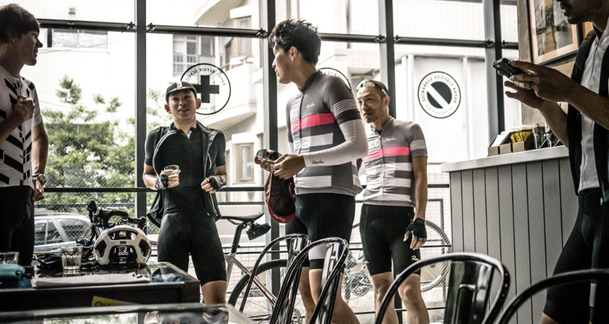 Twenty years ago nobody spent €300 on a jersey. Rapha changed that.

Now they've lost £17 million for eight straight years because they taught everyone else the formula.

Last week Rapha announced their eighth consecutive year of losses. 

Revenue down from £110m to £96m.