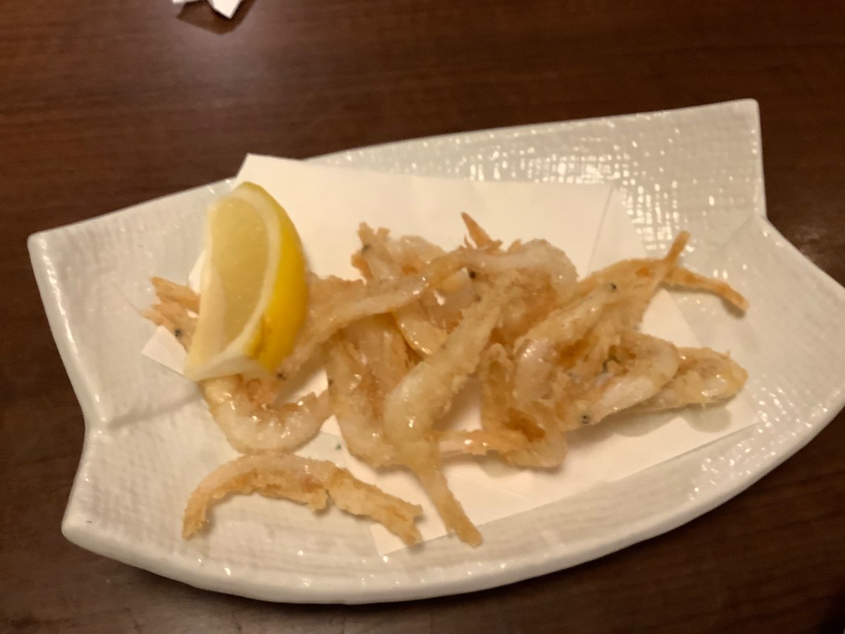 近所の居酒屋「庄や」さんにて、岩手県の「あづまみね」純米無濾過生原酒を頼みました。更に、富山県の白エビ唐揚げ！
見て下さい！！！(くどいですが、音声はシャクティ・カリンの声で再生願います)