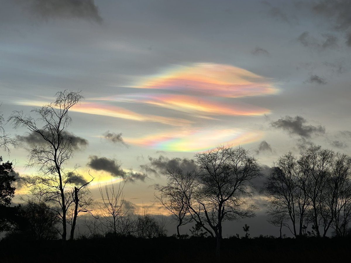 astro4pics's tweet photo. Iridescent clouds https://t.co/yfPCO5OOAI