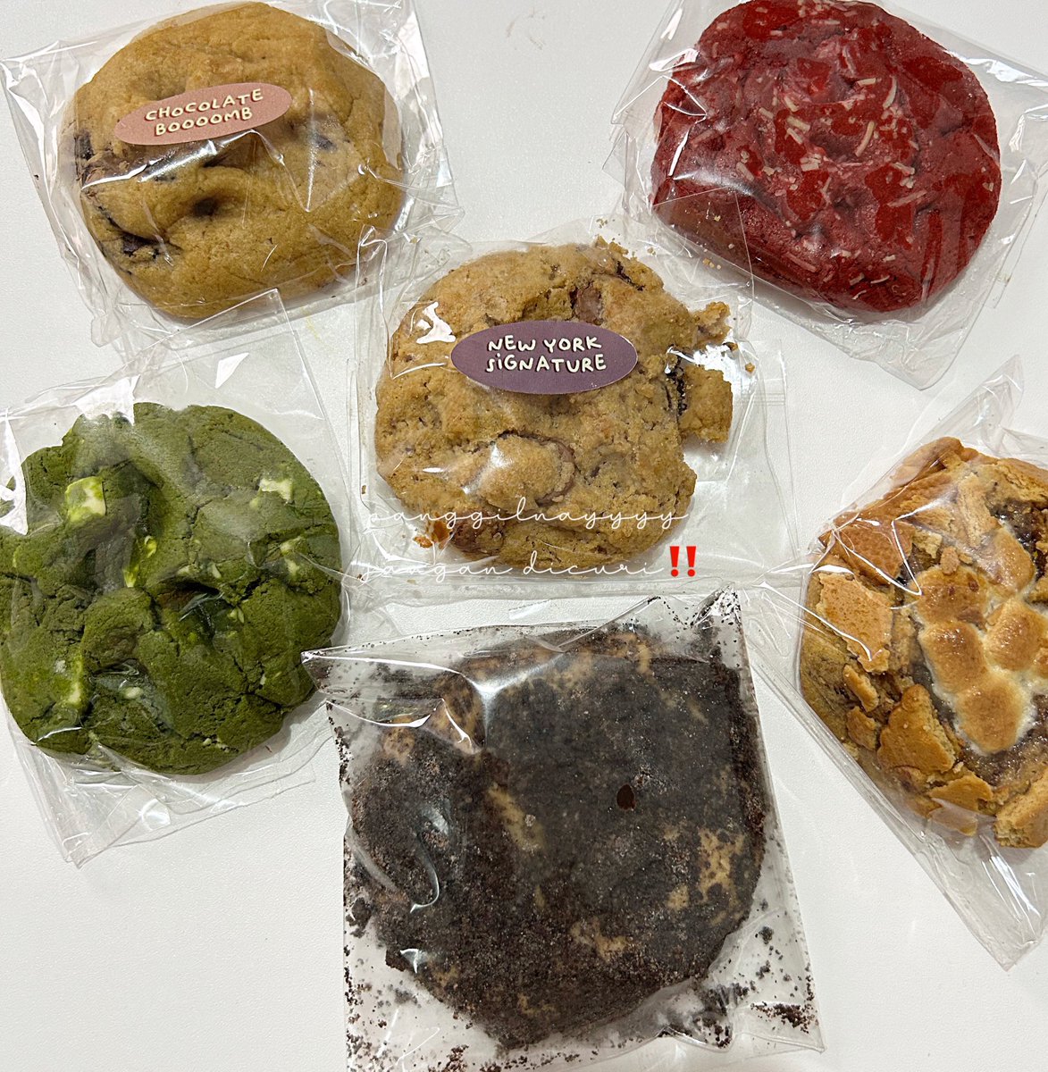 •• COOKIES sweet deys

INI BESTT..cookies GENDUDD EMPUKK
rasanya enak manisnya pas🫶

beberapa ada yg aku panasin trs jadi LUMERERR...plis bahan2nya jg kaya premium 😭 

dengan harga segini dapet 6 cookies pun😭

🎀 s.shopee.co.id/4VULgBqc9q