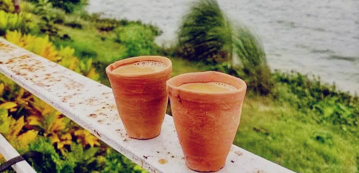 فرصت ہی ہے جو اتنی مہنگی ہے ورنہ سکون تو اتنا سستا ہے کہ چاۓ کی پیالی میں ہی مل جاتا ہے