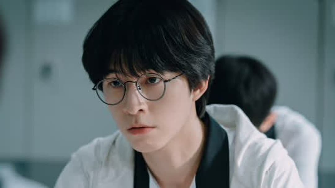 kelly_jyvip's tweet image. Lo buen actor que es #HongKyung 
Siempre nos da una actuación MARAVILLOSA. Necesito más reconocimiento y proyectos para él. 
#WeakHeroClass #Revenant #GoodNews #innocent