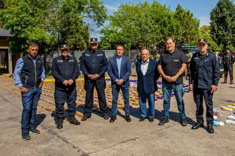 ElProgreso18's tweet image. Berazategui: Incineraron casi 1.500 kilos de droga
LEE MAS:
periodicoelprogreso.com/berazategui-no…