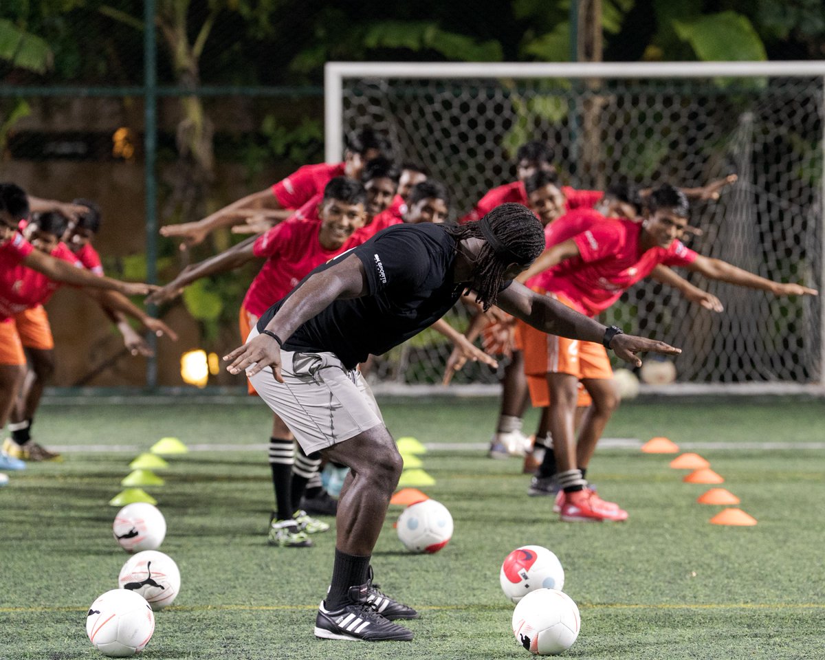 Led by the legendary Clarence Seedorf, young players from R. Ungoofaaru School came together to elevate their skills, teamwork, and confidence.

#JOALIBEING #JoyOfWellLiving #SKPerformanceClub #Maldives #YouthEmpowerment