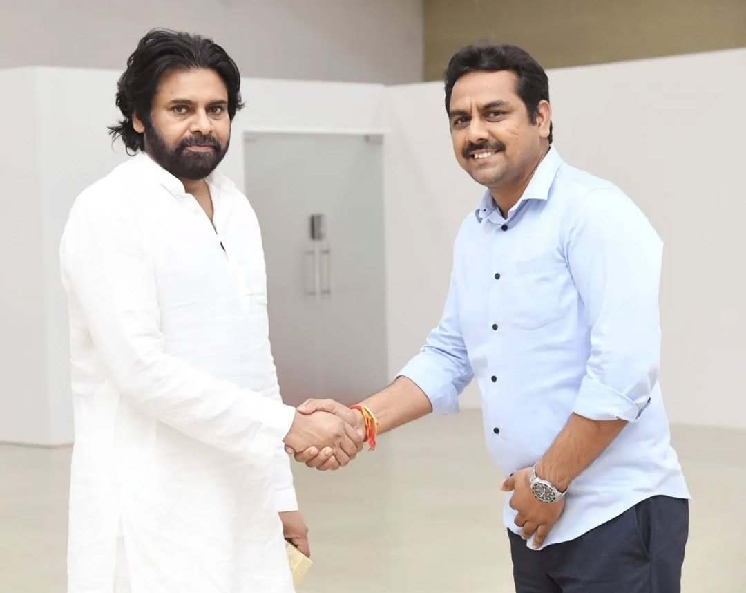 2014 నుంచి పార్టీ కోసం కష్టపడి మనలో ఒకడిగా ఉంటూ అంచెలంచలుగా ఎదిగిన ప్రభుత్వ అటవిశాఖ IT Advisor పెనమారెడ్డి నాగబాబు గారికి జన్మదిన శుభాకాంక్షలు 💐