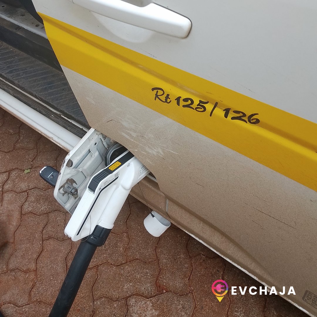 Powering public transport electric fleets with quick, dependable DC charging solutions.