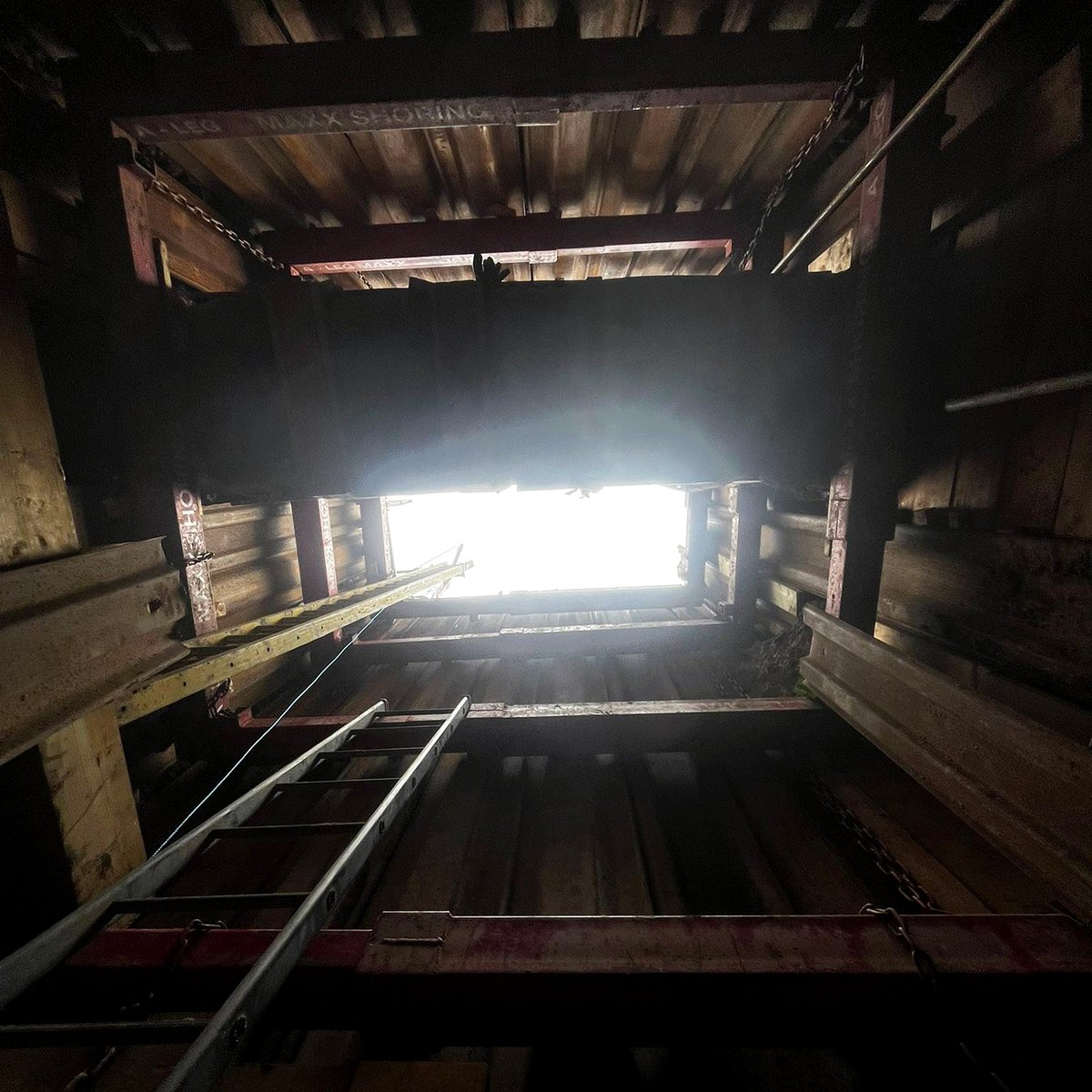 Successful UXO Watching Brief – Central London ✅
The #1ldteam recently completed a confined space UXO Watching Brief just metres from St Paul’s Cathedral.
🛑 9m shaft and high-risk WICS work
🛑 No UXO found but another successful operation
Thanks to Tom for these great images 📸