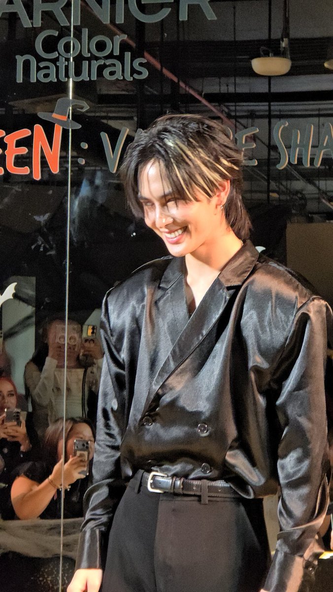 ยอมให้หลอกทุกวันเลยคร้าบบ คุงผีน้อยย

SANTA HIGHLOWEEN MONTH

#GarnierHairlighterxSanta
