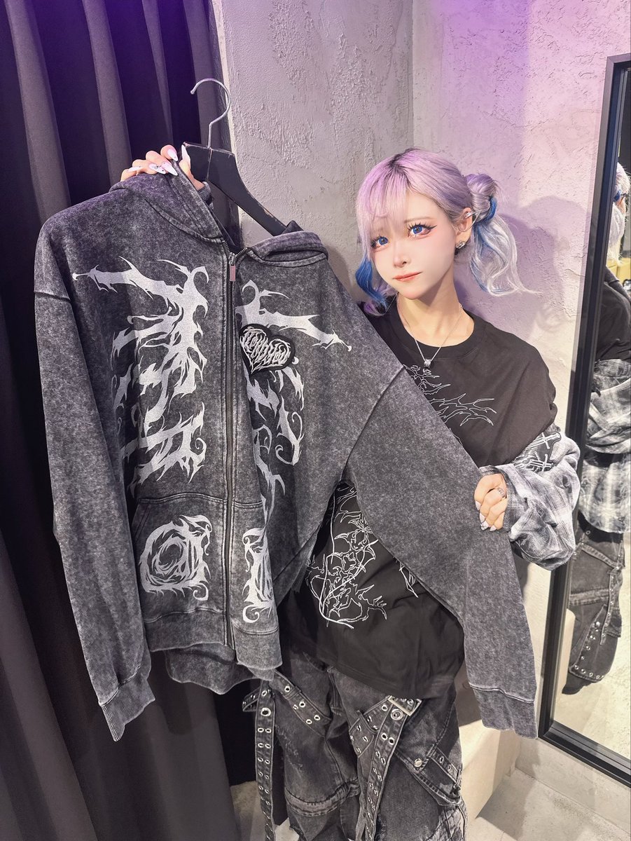 ShibuyaZy's tweet photo. 人気グループ「MADMED-マドメド-」とBACKSTAGEPASSコラボ商品発売決定！！

10月25日（土）

ラフォーレ原宿店、梅田HEPFIVE店
同時発売予定！

#じゃむちゅー
#おいでよ底なし沼
#トラ飼育員
#てんるの架空使ごと
#ぺこちのおなかのなか
#妖メの噛ミ跡
#マドメド https://t.co/kvX8fLseRI