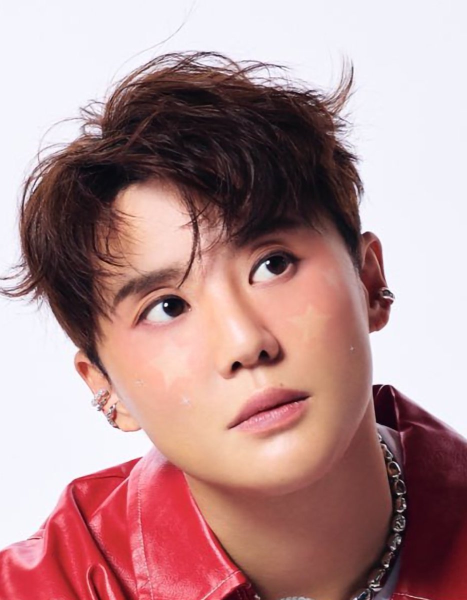 볼따구에 별 뭐야 앍앍❤️‍🔥❤️‍🔥❤️‍🔥❤️‍🔥❤️‍🔥 아 이어커프보다도 일단 볼따구 별!!!!!!!
