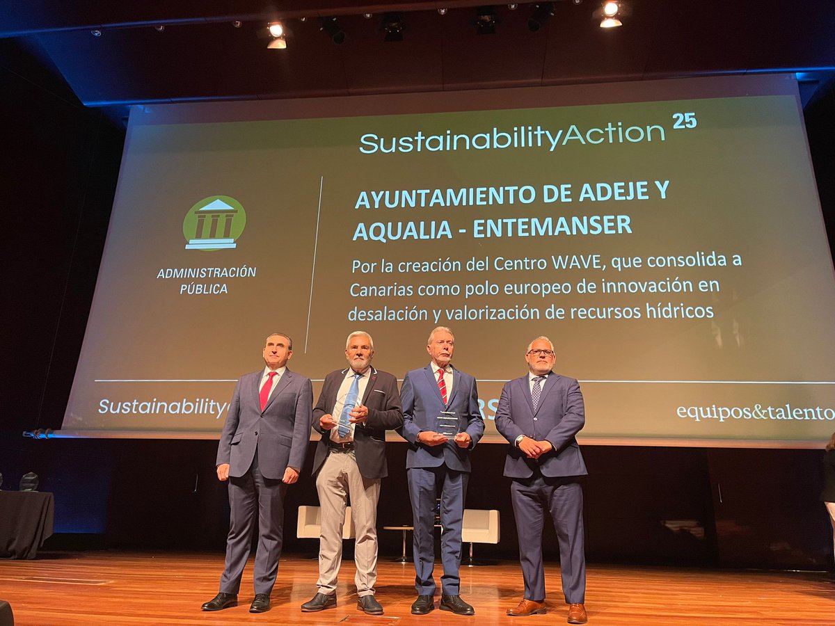 aqualia's tweet photo. Hoy recibimos junto a @adeje, en @museoreinasofia de #Madrid, un 🏆 premio #SustainabilityAction2025 por la creación del Centro #WAVE, que consolida a #Canarias como polo europeo de #innovación💡en #desalación🌊 y valorización de recursos hídricos. Gracias a @EquiposyTalento y @CompromisoRSE, organizadores de este #SustainabilityDay25, por este👏reconocimiento
#Entemanser