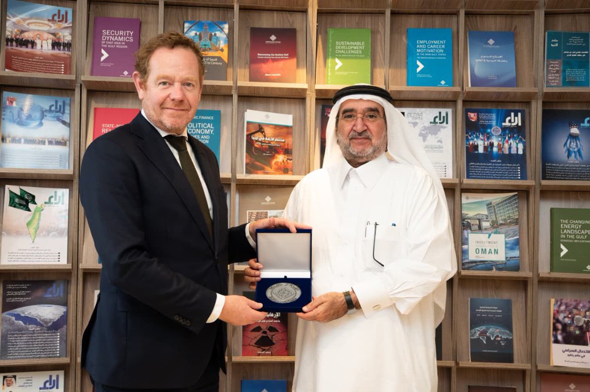 Gulf_Research's tweet image. On October 21, 2025, Dr. Abdulaziz Sager, Chairman of the Gulf Research Center (GRC), hosted a meeting with H.E. Mr. David van Weel, Minister of Foreign Affairs of the Kingdom of the Netherlands @DutchMFA @ministerBZ , and his accompanying delegation at the GRC office in Riyadh,…