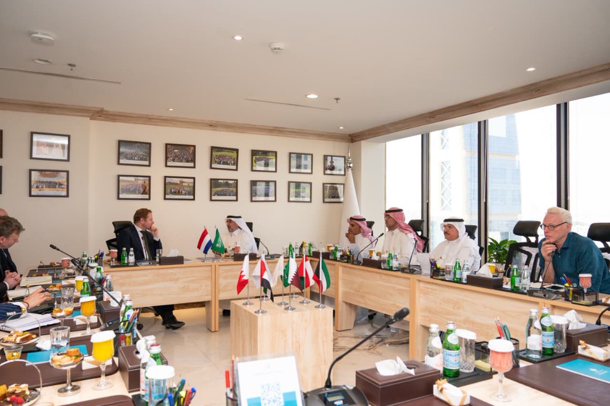 Gulf_Research's tweet image. On October 21, 2025, Dr. Abdulaziz Sager, Chairman of the Gulf Research Center (GRC), hosted a meeting with H.E. Mr. David van Weel, Minister of Foreign Affairs of the Kingdom of the Netherlands @DutchMFA @ministerBZ , and his accompanying delegation at the GRC office in Riyadh,…