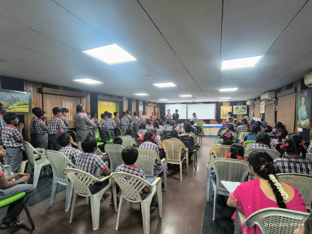 kvno2kalpakkam's tweet image. ✨ No bags, just beats, brushes &amp;amp; moves! 🎶🎨💃 #baglessday #creativevibes
#bagless #kvs #Creativity #creativitytime #learningisfun #kvstudents @EduMinOfIndia @KVS_HQ