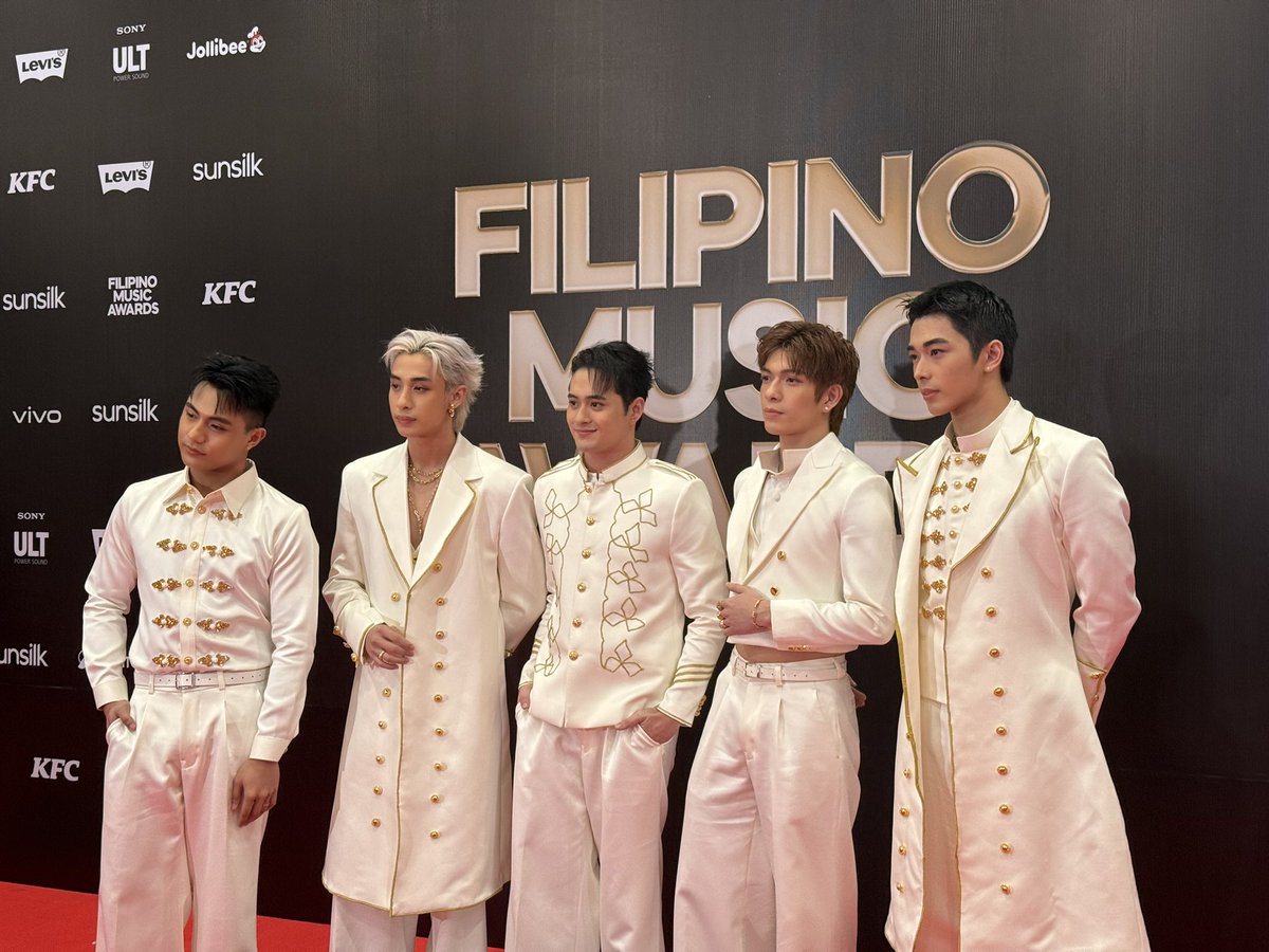 _jgfxx's tweet photo. na para bang mga prinsipe yan sila😫✨💗

BGYO SHINES OnFMA
#BGYO @bgyo_ph https://t.co/8V9m7XOSBb