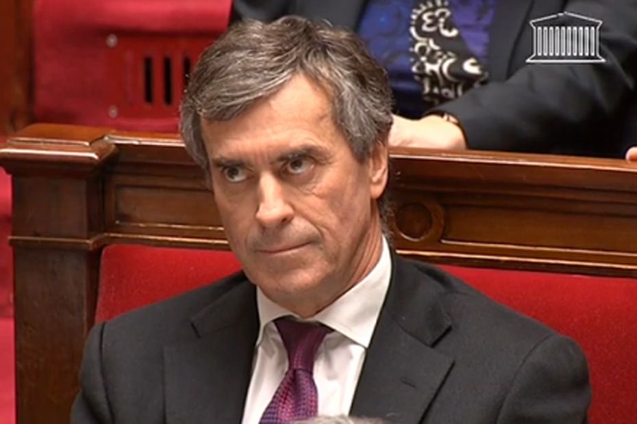 #NicolasSarkozy incarcéré pour 5 ans sans preuves. #Cahuzac condamné à 2 ans de prison ferme avec preuves de fraude fiscale, cependant il fait 0 jour de prison. Faut-il sanctionner les juges pour cette différence de traitement ?