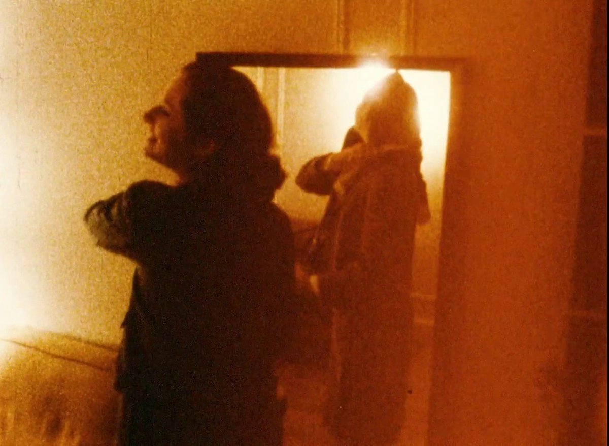 The Bad and the Beautiful (1968)
de Warren Sonbert 

1080p / 1.20 GB

drive.google.com/drive/folders/…