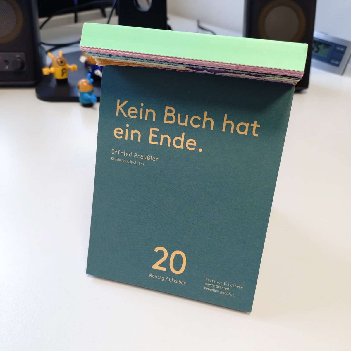v_i_o_l_a's tweet image. &quot;Kein Buch hat ein Ende.&quot; (Otfried Preußler)
#Bürokalenderweisheiten #Buch #bookcontent