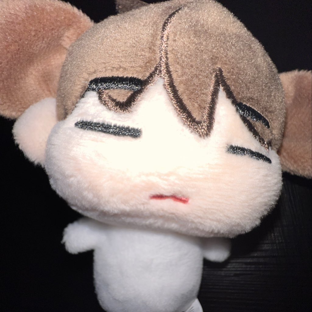 #똥깨블레쓰유 #똥깨따끼
볼살이너무무거워지상에떨어진아이