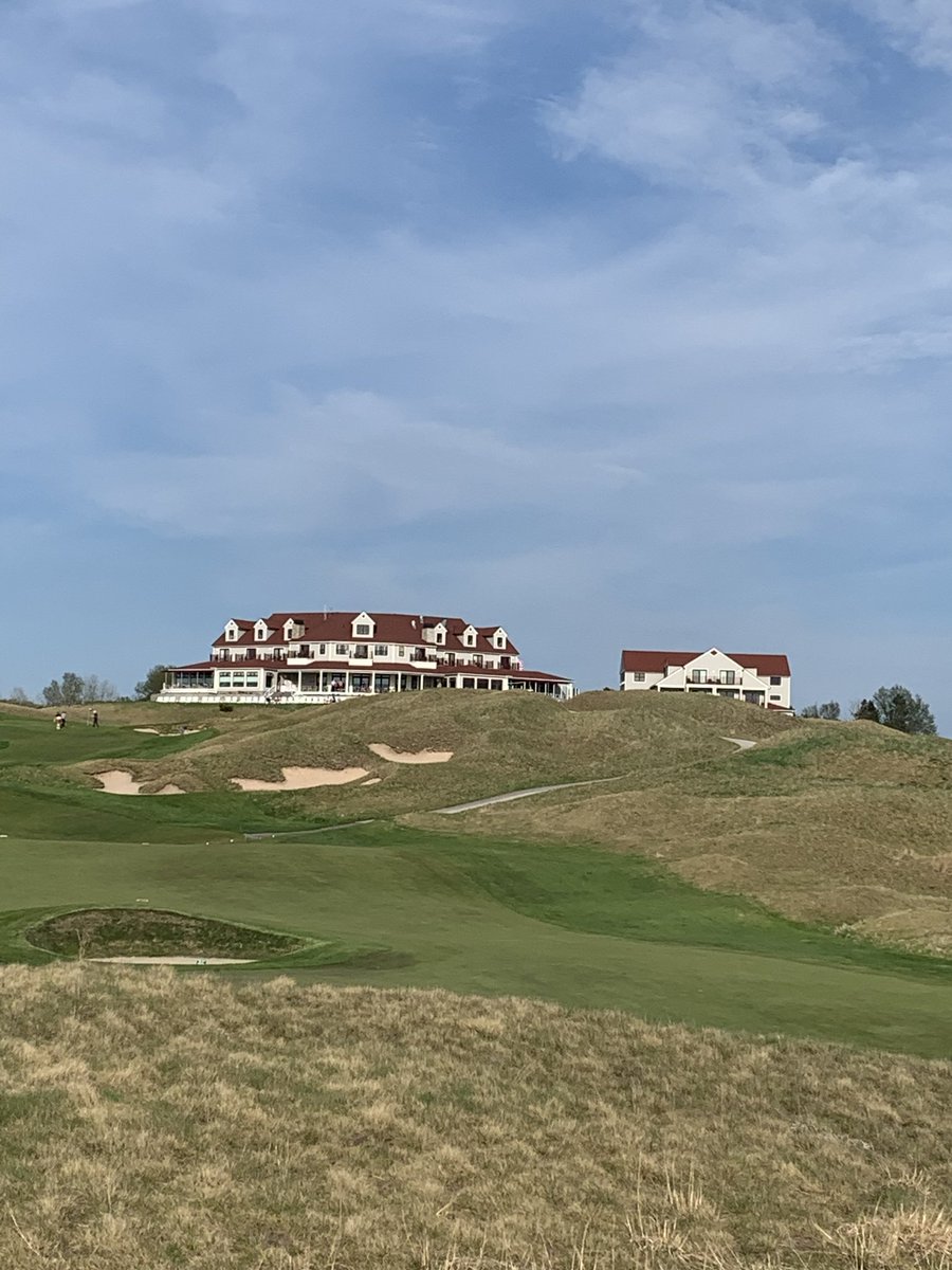 RickAdamek's tweet photo. @casualclubguy Arcadia Bluffs is beautiful, no doubt. Locals prefer to play the South.. I agree. Square green &amp; square bunkers is not something you see everyday.. https://t.co/N46u62CZ7c