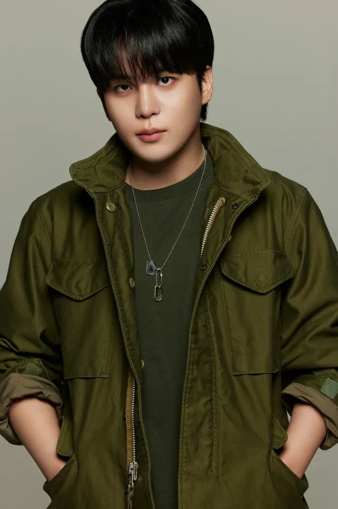 1024updates's tweet photo. [📷] Jongho for AVIREX x ATEEZ

#ATEEZ #에이티즈 #JONGHO https://t.co/FVkh7y1TvK