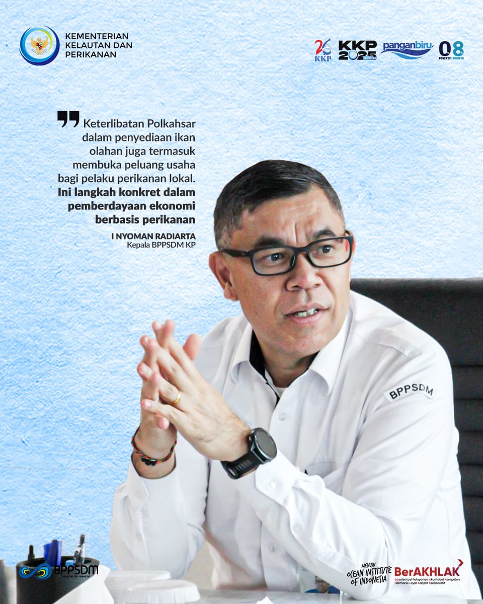 bppsdmpkpbitung's tweet image. Kepala #BPPSDMKP @in_radiarta sampaikan keterlibatan Poklahsar dalam penyediaan ikan olahan sbg langkah konkret pemberdayaan ekonomi berbasis perikanan. Program ini buktikan bhw penguatan sektor perikanan mampu hadirkan manfaat gizi sekaligus dampak ekonomi nyata bagi masyarakat