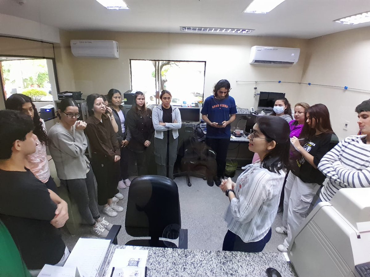 cnea_py's tweet image. 🔬 En el marco de sus 60 años, la CNEA recibió a estudiantes de Física Médica, Radiología e Imagenología y Ciencias con mención en Física de la FACEN-UNA.
Realizaron prácticas con detectores y visitaron los laboratorios de la CNEA
n9.cl/0cldyk
#CNEA60Años #CNEAAbierta