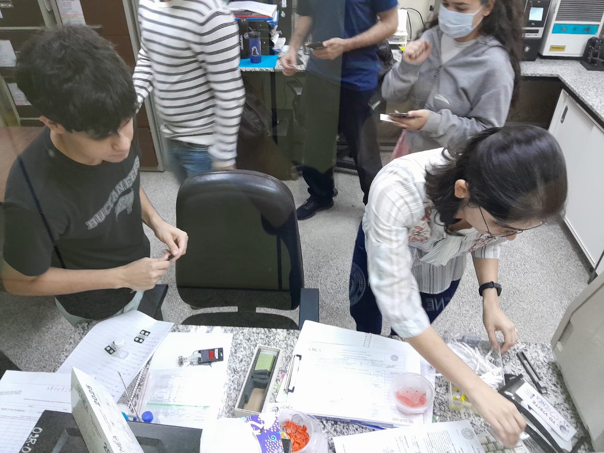 cnea_py's tweet image. 🔬 En el marco de sus 60 años, la CNEA recibió a estudiantes de Física Médica, Radiología e Imagenología y Ciencias con mención en Física de la FACEN-UNA.
Realizaron prácticas con detectores y visitaron los laboratorios de la CNEA
n9.cl/0cldyk
#CNEA60Años #CNEAAbierta