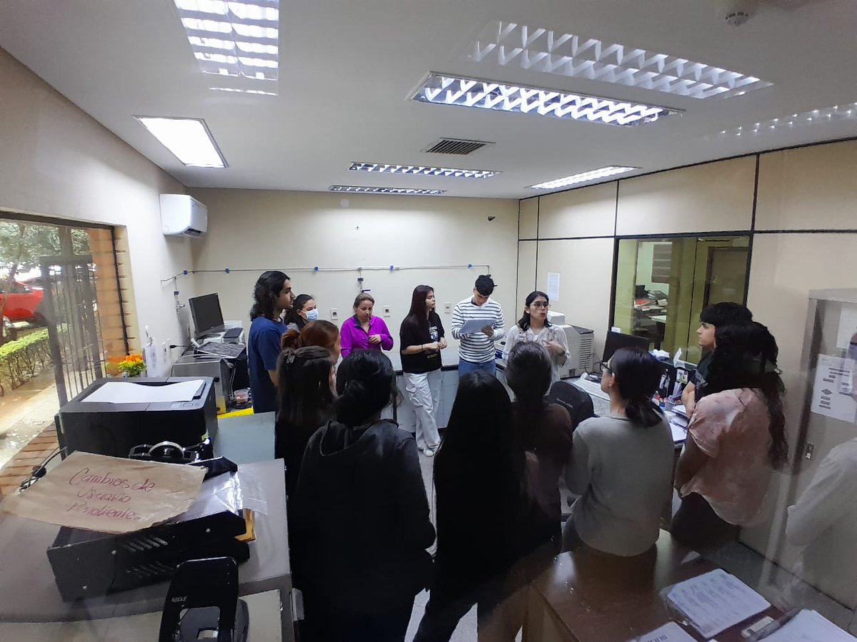 cnea_py's tweet image. 🔬 En el marco de sus 60 años, la CNEA recibió a estudiantes de Física Médica, Radiología e Imagenología y Ciencias con mención en Física de la FACEN-UNA.
Realizaron prácticas con detectores y visitaron los laboratorios de la CNEA
n9.cl/0cldyk
#CNEA60Años #CNEAAbierta