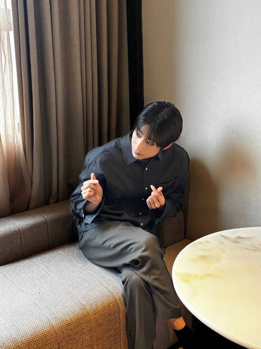 저는 이만 가볼게요오
좋은 밤 보내구 내일도 추우니까 따숩게 입고 다녀요💜
올해도 얼마 남지 않았는데 우리 함께 잘 보내봅시다💜 늘 응원하고 아끼고 하트해요💜