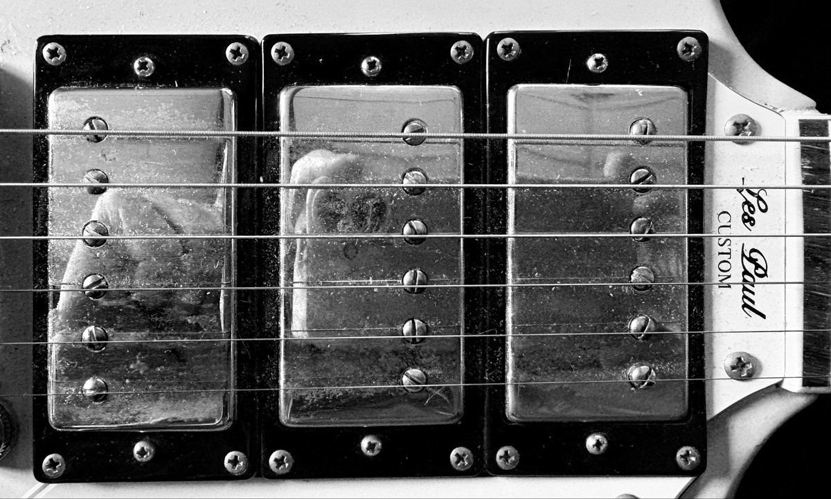 Ace Frehley made me pick up a guitar. 
Ace Frehley made me buy a guitar with 3 humbuckers. 
The amount of tributes I’ve seen over the last few days has really driven home to me how much he was loved, and rightly so🖤