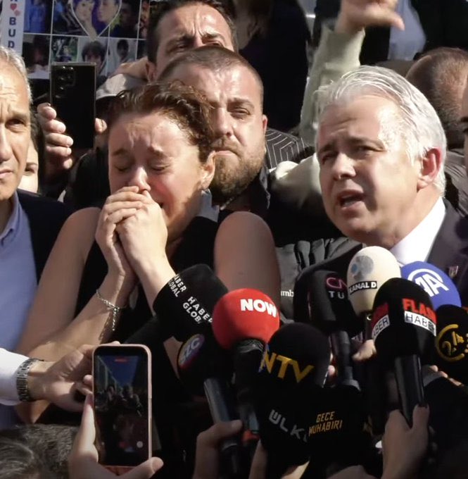 bu görüntüyü kimse unutmasın. eğer o iki piçe verilen beraat kararı bozulmazsa adaleti sokaklar sağlar.