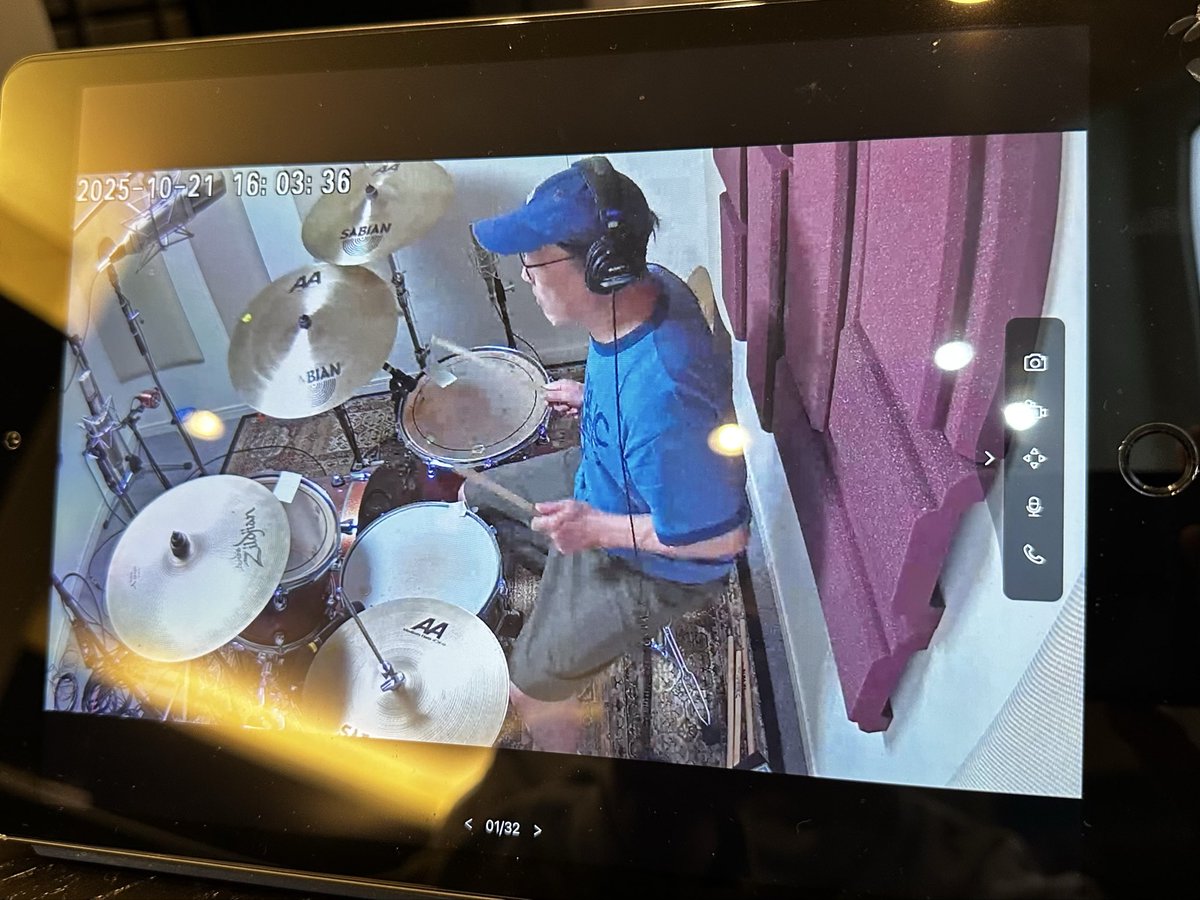 本日はレコーディング
欽也さんが無事に復活してて良かった笑
これにて今回のドラム録りセッション終了
お疲れさまでした