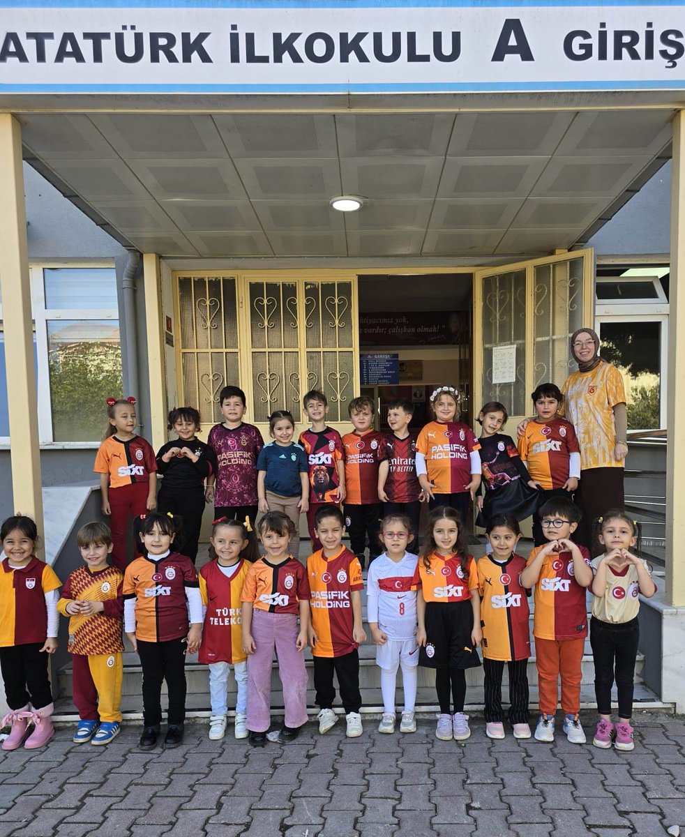 yescontextfb's tweet image. kardeşim benim