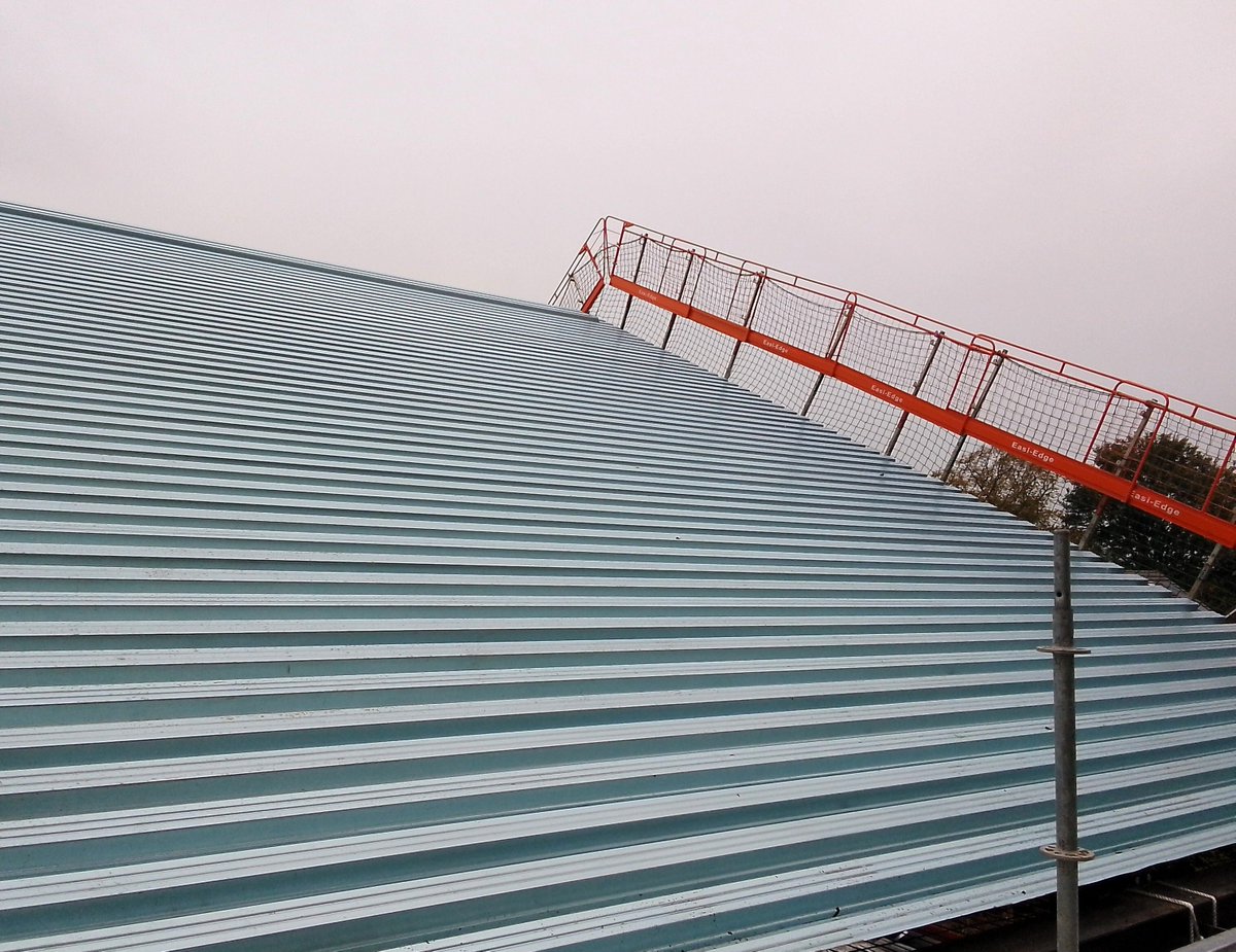 LongworthFacade's tweet image. Progress shots of the roofing installation at Marple Community Hub where we are working for one of our key clients @WillmottDixon 

#roofing #cladding #newproject #rainscreen #facades #marplehub