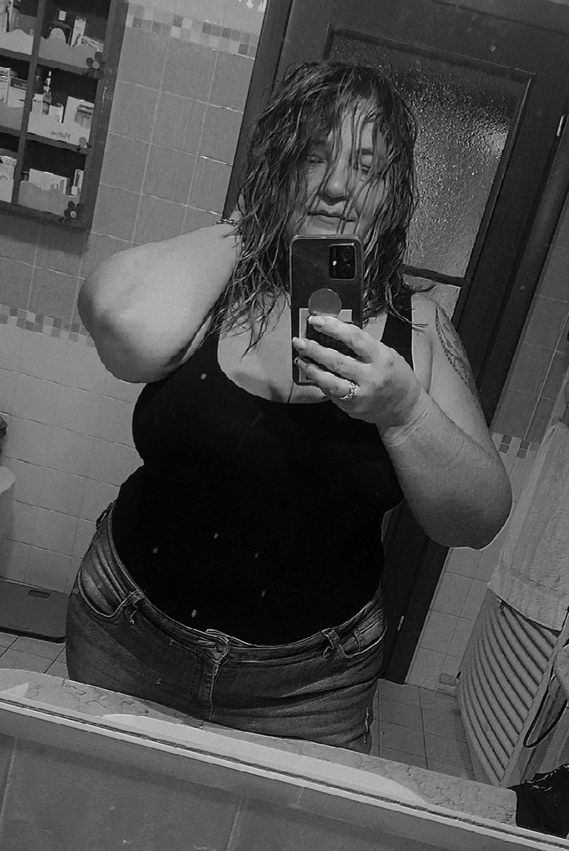 ChoosyGirl73's tweet image. Stamattina risvegli lenti.... Si va.
Buongiorno stelline ✨
.
.
.
#BuongiornoATutti #buongiornosexy #buongiornoacolori #curvylife #sirene 🧜🏽♀️ #cercatricedisorrisi 🔥 🔥 🔥