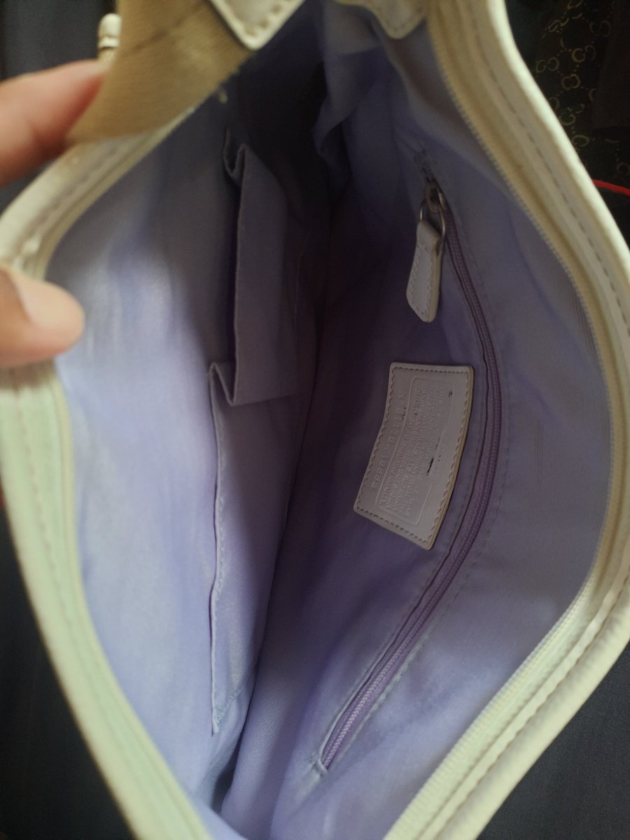 febconc_'s tweet photo. Wts preloved coach kyra daisy crossbody.
Mulus, pemakaian normal aja.
28x33x6. Bag only with bag charm.
Tali bisa di adjust
550k https://t.co/wlkYEqx7zo