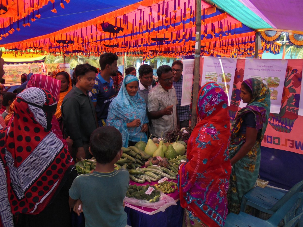 LEDARS Bangladesh (@ledarsbd) on Twitter photo ๐พ LEDARS celebrated #RuralWomensDay with a vibrant fair at Burigoalini, Satkhira. Women farmers showcased local produce & shared stories of resilience under the CREA project with @ManusherJonno & <a href="/SwedeninBD/">Sweden in Bangladesh</a> ๐ง๐ฉ๐ธ๐ช
Empowering women in #ClimateAdaptation & #ResilientAgriculture ๐ฑ ๐พ LEDARS celebrated #RuralWomensDay with a vibrant fair at Burigoalini, Satkhira. Women farmers showcased local produce & shared stories of resilience under the CREA project with @ManusherJonno & <a href="/SwedeninBD/">Sweden in Bangladesh</a> ๐ง๐ฉ๐ธ๐ช
Empowering women in #ClimateAdaptation & #ResilientAgriculture ๐ฑ