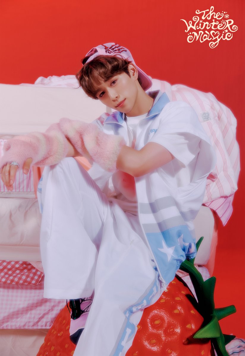 CONCEPT PHOTO ❄️:*･ﾟ
: Sweet Cake ver.
#TAKERU

INI WINTER SINGLE
"THE WINTER MAGIC"
2025.11.19 RELEASE

#INI #INI_THE_WINTER_MAGIC 
#ウィンマジ 
#後藤威尊 #GOTOTAKERU