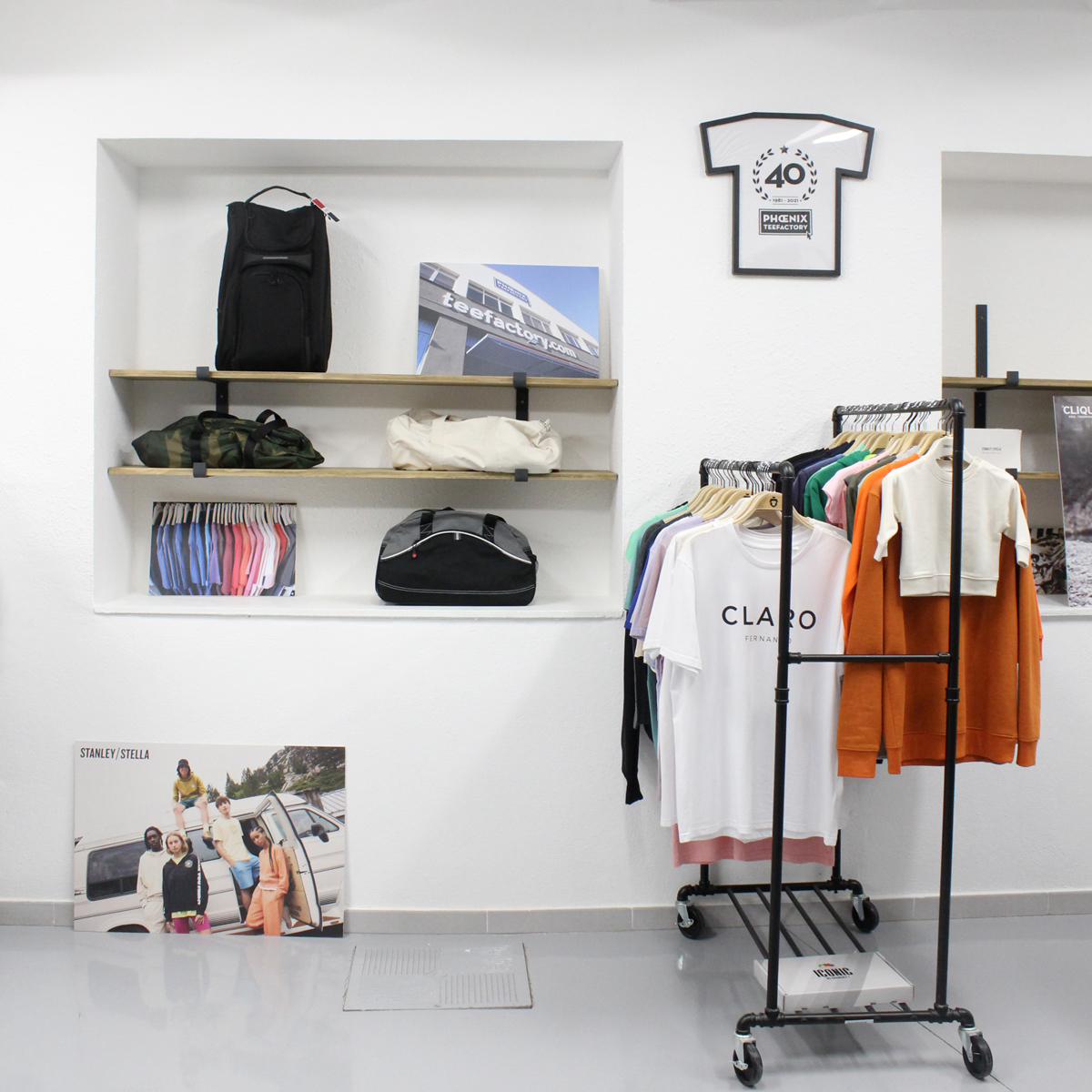 👕Ven a vernos y empieza tu proyecto de ropa personalizada 👕

En nuestro showroom encontrarás muestras de diferentes marcas, técnicas de personalización textil y detalles como el etiquetado o el packaging para tu ropa.

Pide cita a través de nuestra web:

teefactory.es/quienes-somos/…