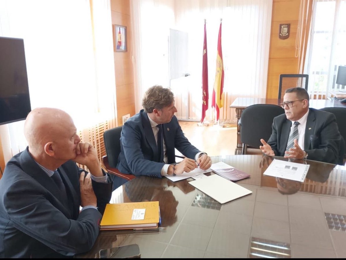 Sostuvimos un fructífero encuentro con el Presidente del Tribunal Superior de Justicia de Murcia, Dr. Manuel Luna Carbonell, a quien invitamos al XII Encuentro Internacional JUSTICIA y DERECHO, que se celebrará en La Habana, #Cuba, del 27 al 29 de mayo de 2026.