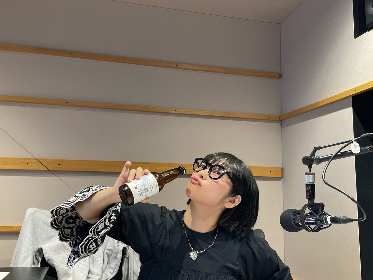 beatit899's tweet image. 近藤夏子さんの
BEAT ITスタートしました〜🎵
BEAT いっとこ〜
今日は #明石ビール 
飲んどこ〜🍻🍻🍻
#bi899
#近藤夏子