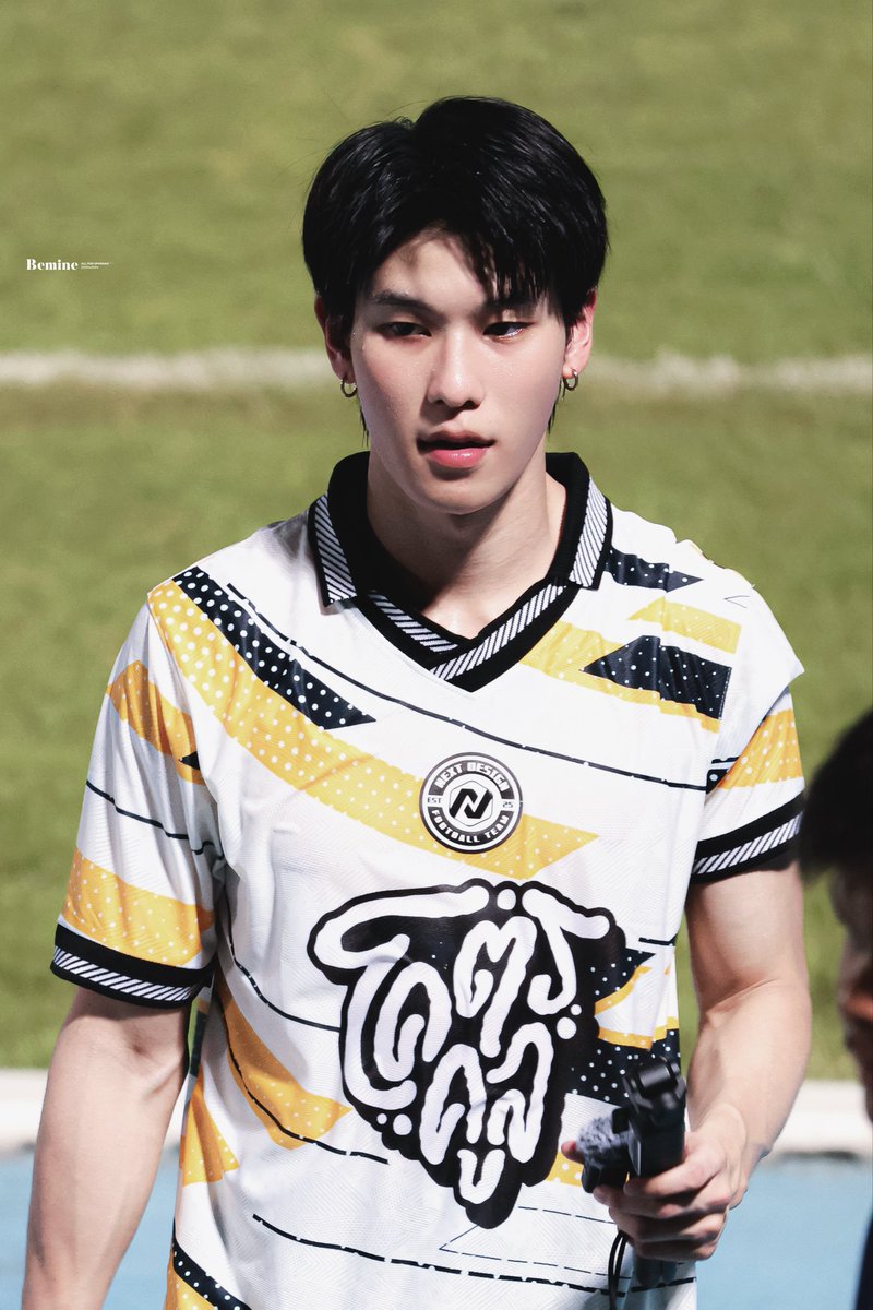 BemineUU_'s tweet image. 𝟐𝟓𝟏𝟎𝟏𝟗 ━ OFFROAD X KHOTKOOL
หล่อสุดในสนามม😎⚽️
#ฟุตบอลการกุศลครั้งที่4xออฟโรด
#kickforcareดวลแข้งดูแลคุณ
@TOTOGABACK
━ ꒰ #ออฟโรด #offroadKTP ꒱