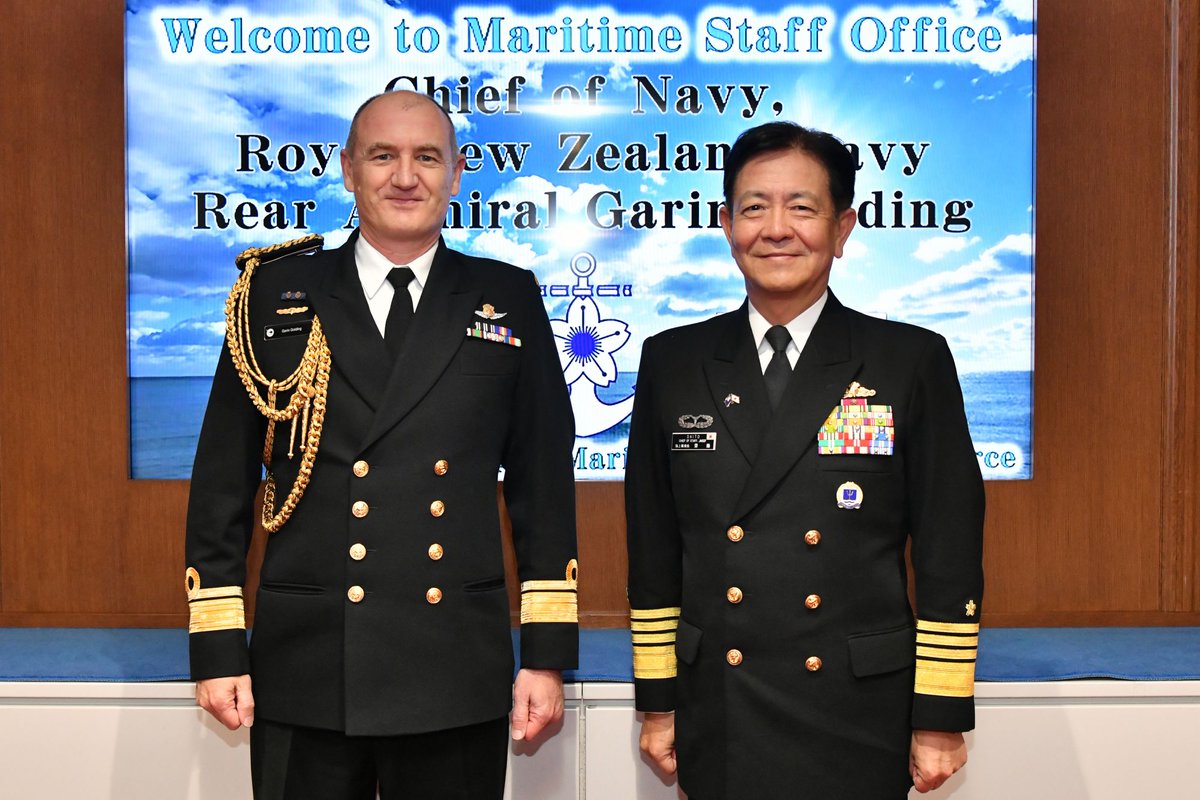 齋藤海上幕僚長は、ニュージーランド海軍司令官(@NZNavy)ゴール