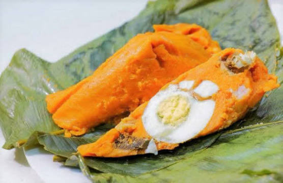 whitenigerian's tweet image. My wife wants everyone to know that boiling Moi Moi in nylon bags is VERY DANGEROUS! 🚫🔥 Please stop using nylon as it can release harmful chemicals into your food. Instead, use leaves (like the traditional Ewe Moi Moi) which are natural and much safer. Please RT!